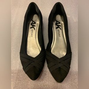 Anne Klein AK Sport Black Pointed Toe Flats, Size 9M Ladies